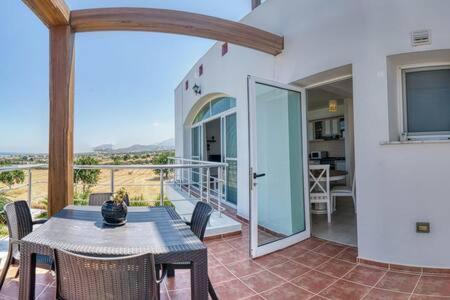 Joya Cyprus Mermaid Penthouse Apartment Agios Amvrosios (Kyrenia) Exterior foto